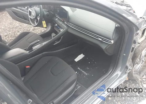 2024 Hyundai Elantra Sel z USA, uszkodzony, nr VIN KMHLM4DG4RU689798